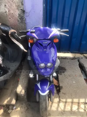 Piaggio Scooter 2022 Blue
