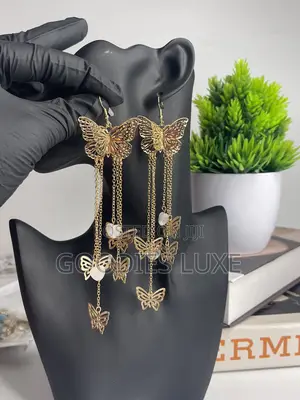 1 Pair Fashionable Butterfly Earrings