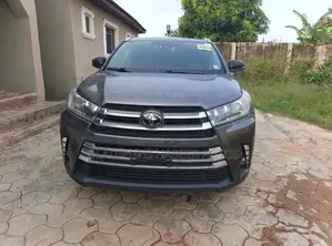 Toyota Highlander Limited 4x4 V6 (3.5L 6cyl 8A) 2018 Gray