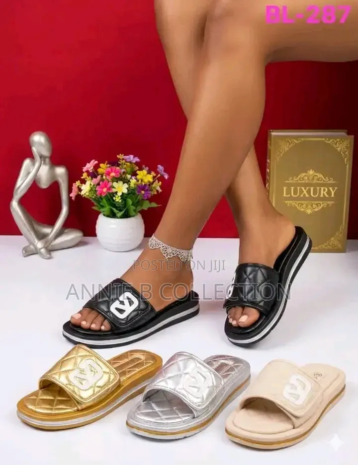 LV Classic Slippers