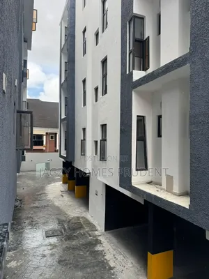2bdrm Apartment in Imax Cinema, Lekki Phase 1 for sale