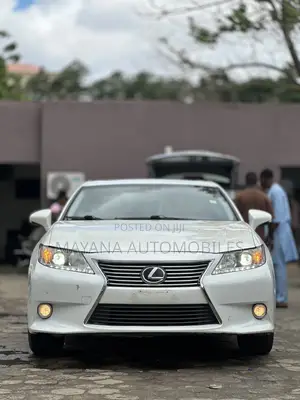 Lexus ES 350 FWD 2013 White