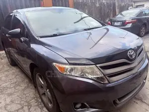 Toyota Venza XLE 4dr Wagon AWD (3.5L 6cyl 6A) 2014 Gray