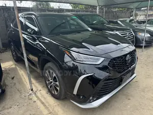 Toyota Highlander XLE 2021 Black