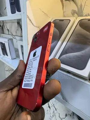 Apple iPhone 13 128 GB Red