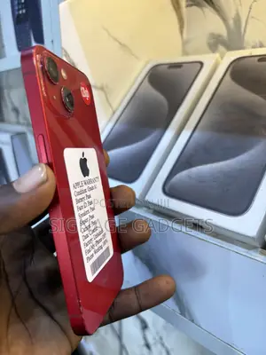 Apple iPhone 13 128 GB Red