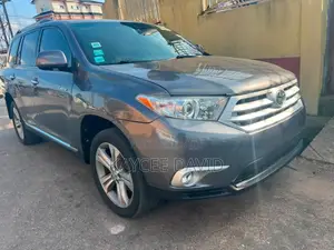 Toyota Highlander Limited 2012 Gray