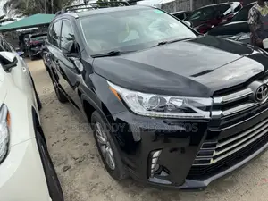 Toyota Highlander XLE 4dr SUV AWD (3.5L 6cyl 6A) 2015 Black