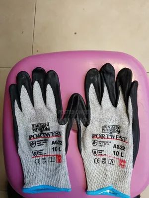 Cut 5 Portwest Hand Gloves