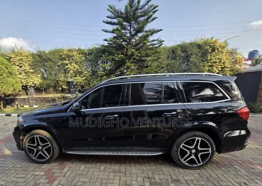 Mercedes-Benz GL-Class GL 550 2013 Black