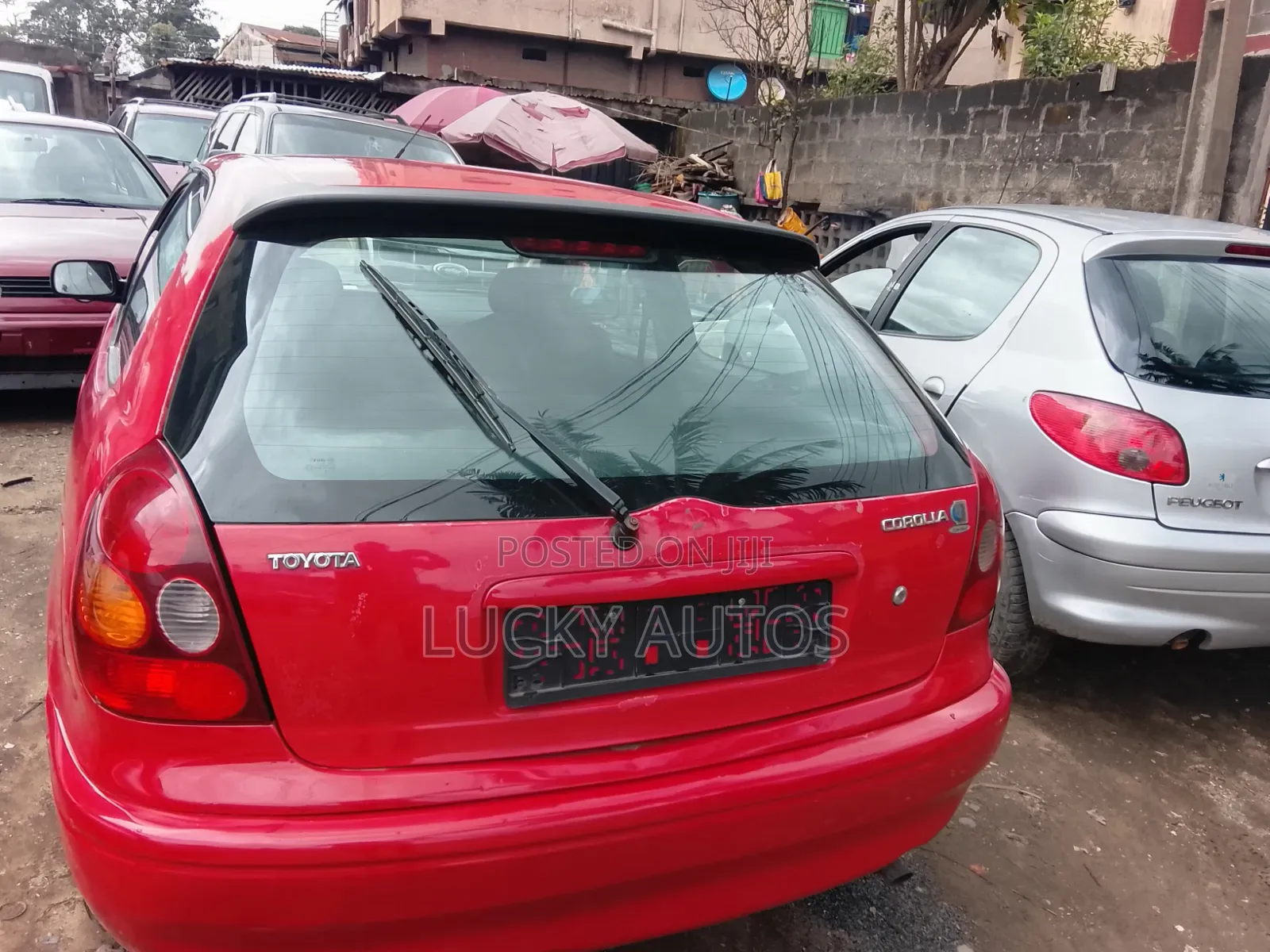 Toyota Corolla 2000 Red