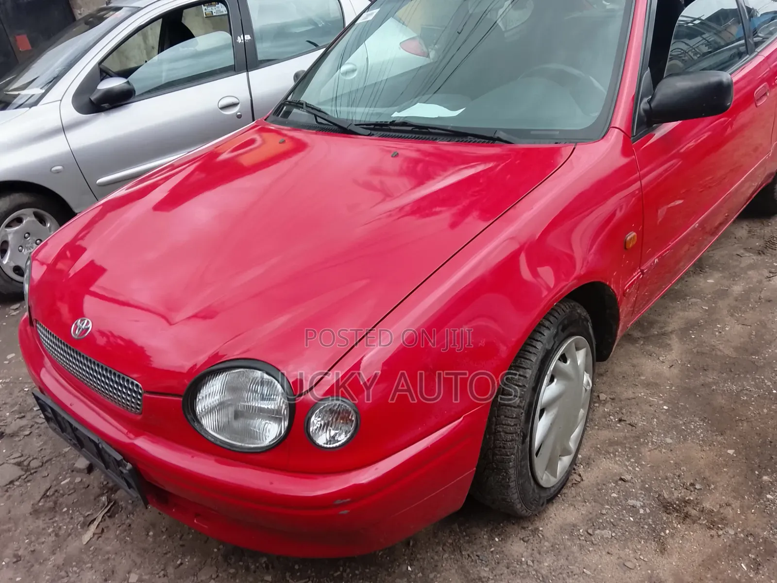 Toyota Corolla 2000 Red