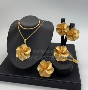 Luxurious Jewelry Set