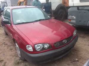Toyota Corolla 2000 Red