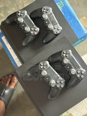 Pes 4 Slim With 2 Pad and 8 Games