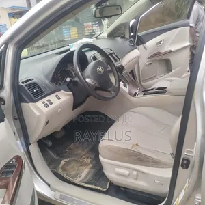 Toyota Venza 2012 Silver