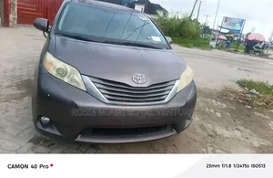 Toyota Sienna 2012 Beige