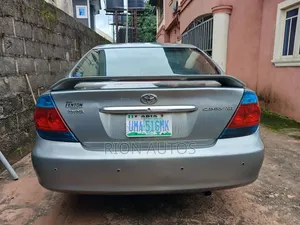 Toyota Camry XLE 4dr Sedan (2.4L 4cyl 5A) 2006 Green