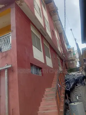 3bdrm House in Akoka for sale