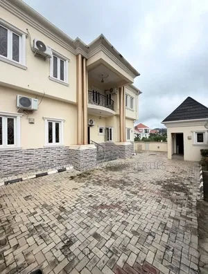 8bdrm Duplex in Guzape for rent