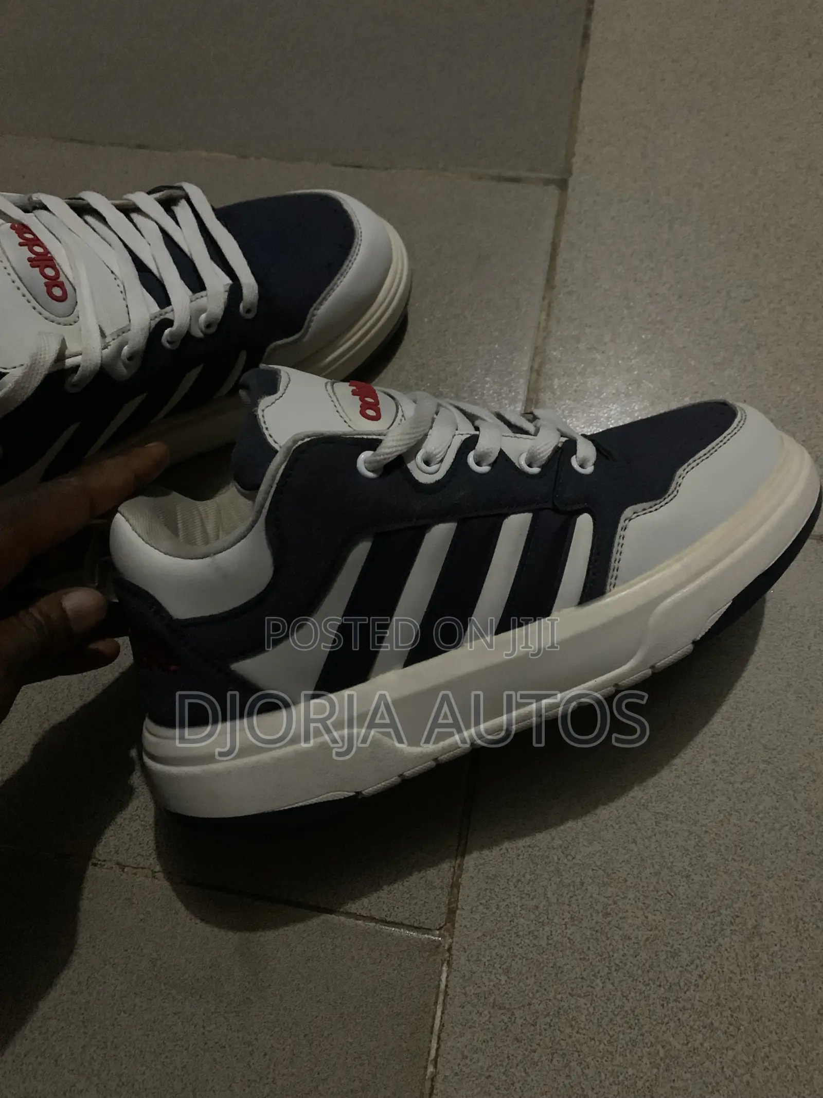 Adidas Sneakers