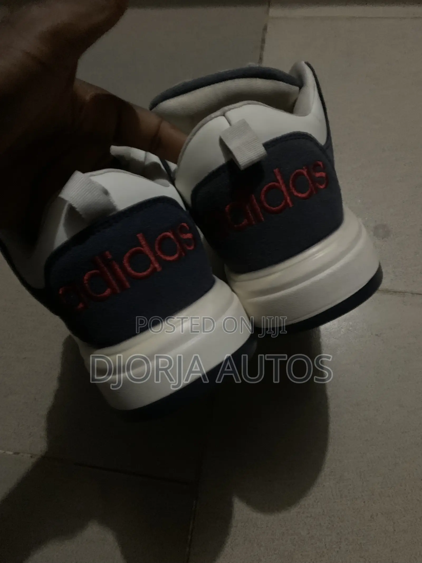 Adidas Sneakers
