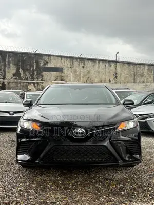 Toyota Camry SE (2.5L 4cyl 8A) 2019 Black