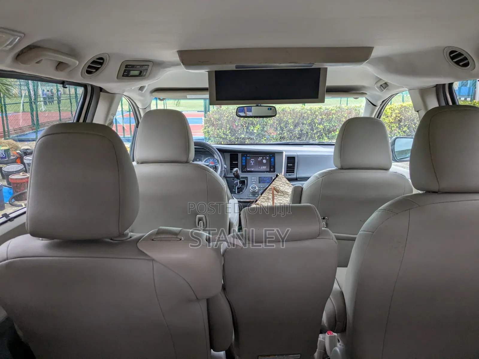 Toyota Sienna 2015 Gold