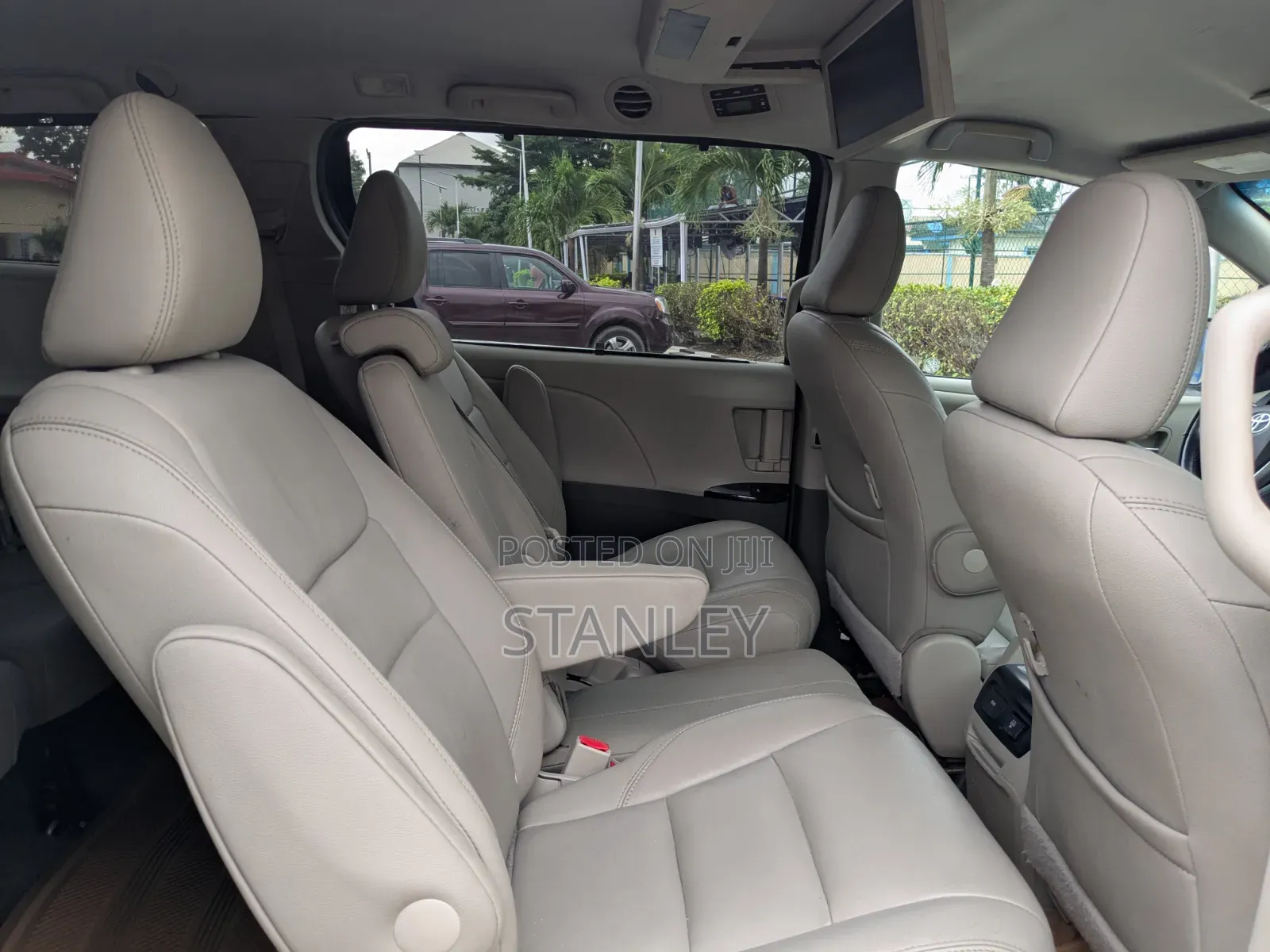 Toyota Sienna 2015 Gold