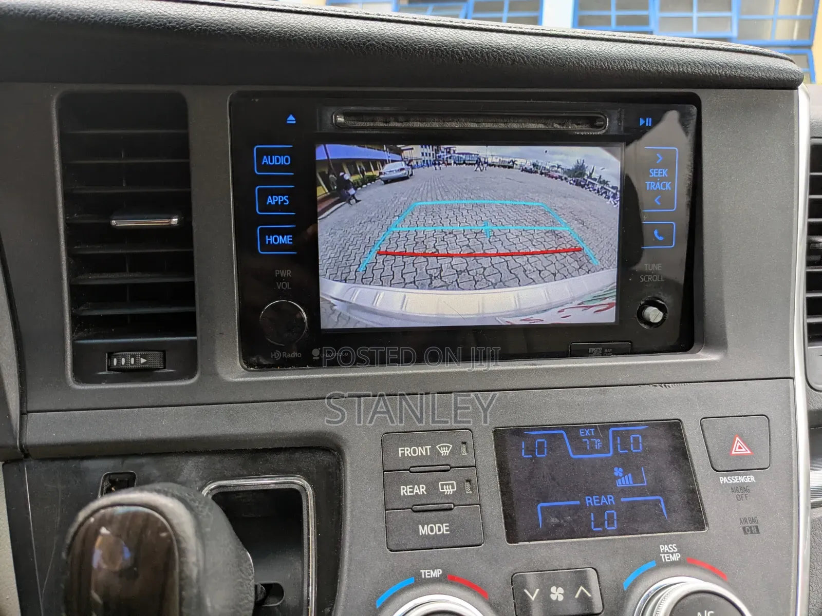 Toyota Sienna 2015 Gold