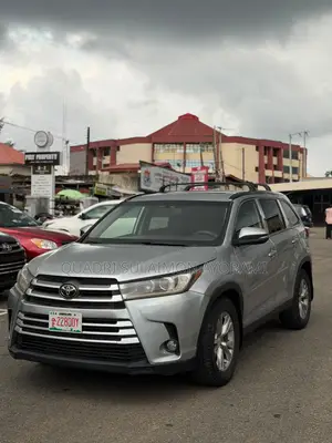 Toyota Highlander XLE V6 4x2 (3.5L 6cyl 6A) 2016 Silver