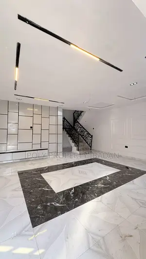 4bdrm Duplex in Ibadan for sale
