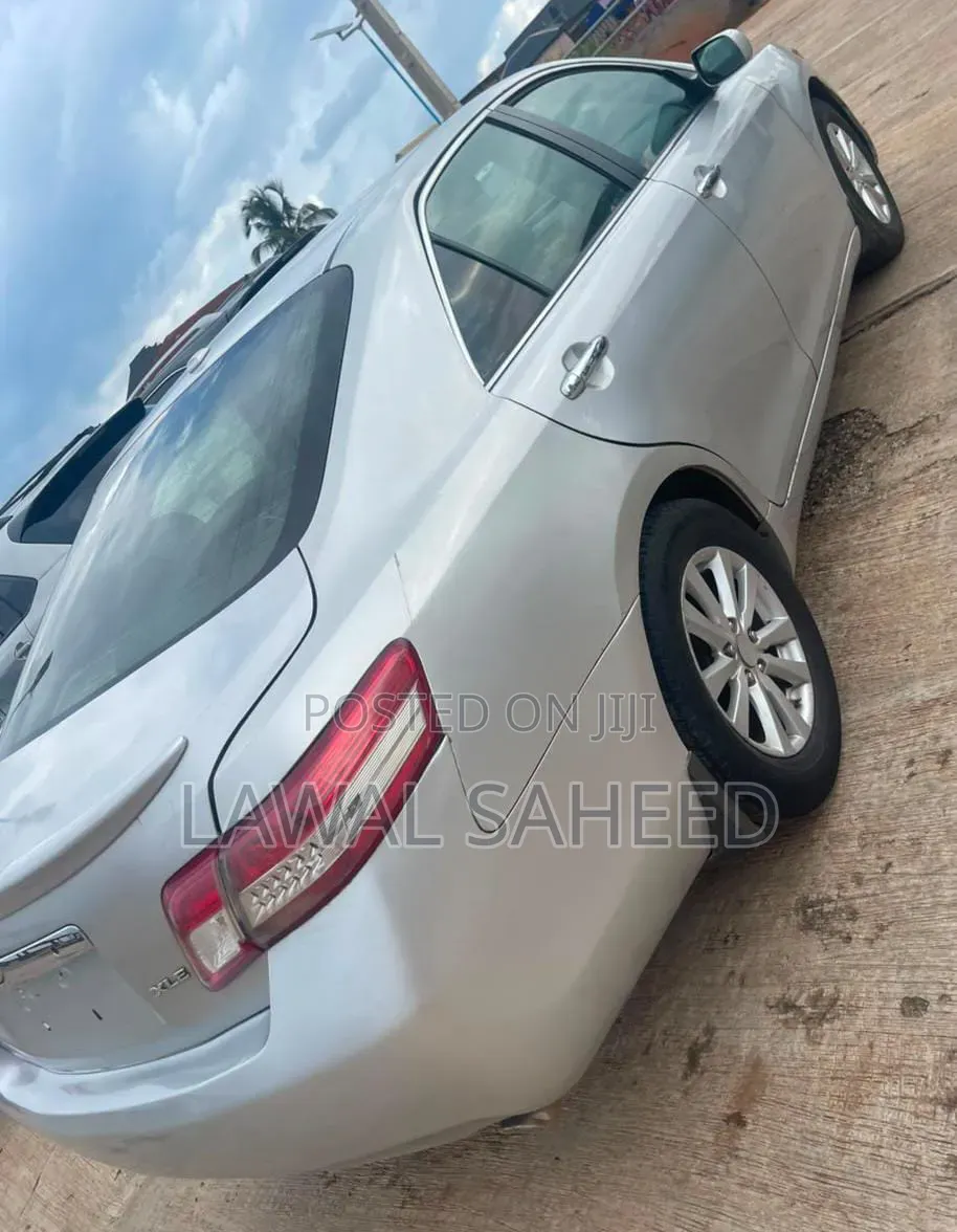Toyota Camry 2011 Silver