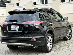 Toyota RAV4 Limited AWD (2.5L 4cyl 6A) 2016 Black