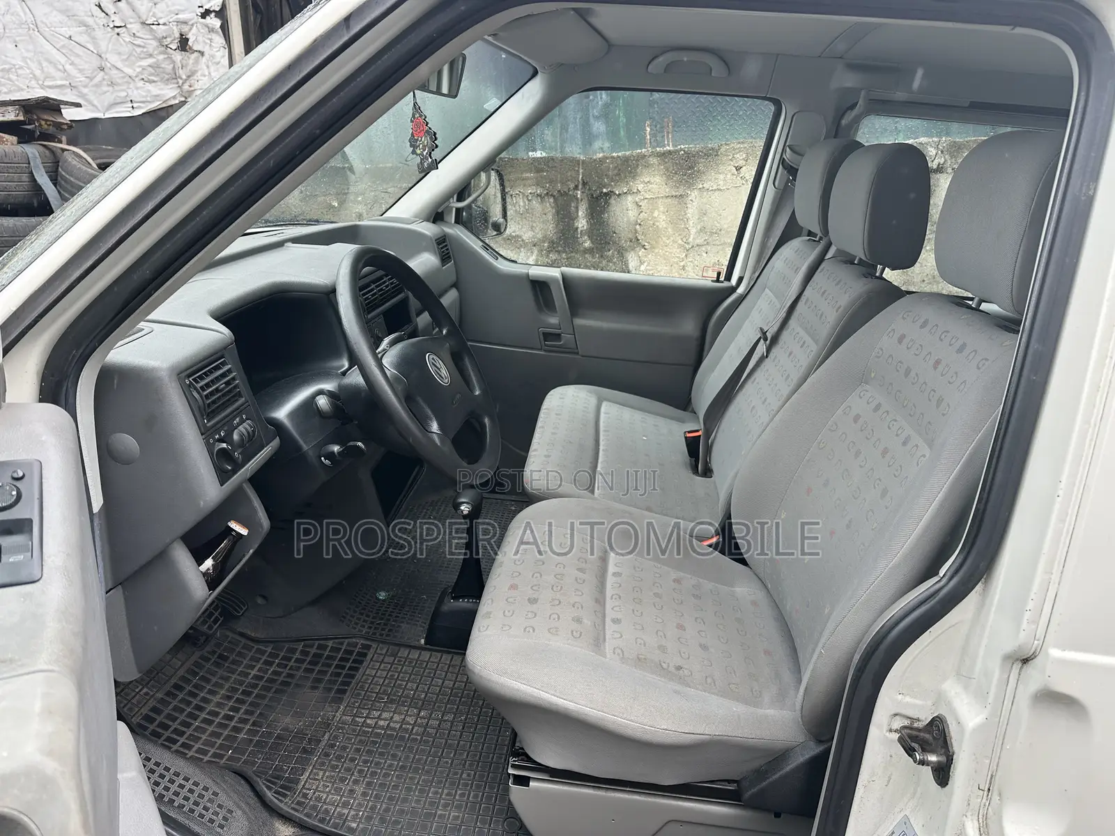 Volkswagen Transporter 2005 White