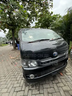 Toyota HiAce 2008 Black