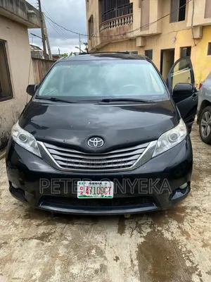 Toyota Sienna 2015 Black