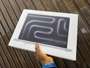 New Laptop Apple MacBook Pro 2025 M5 48GB Apple M5 SSD 1T