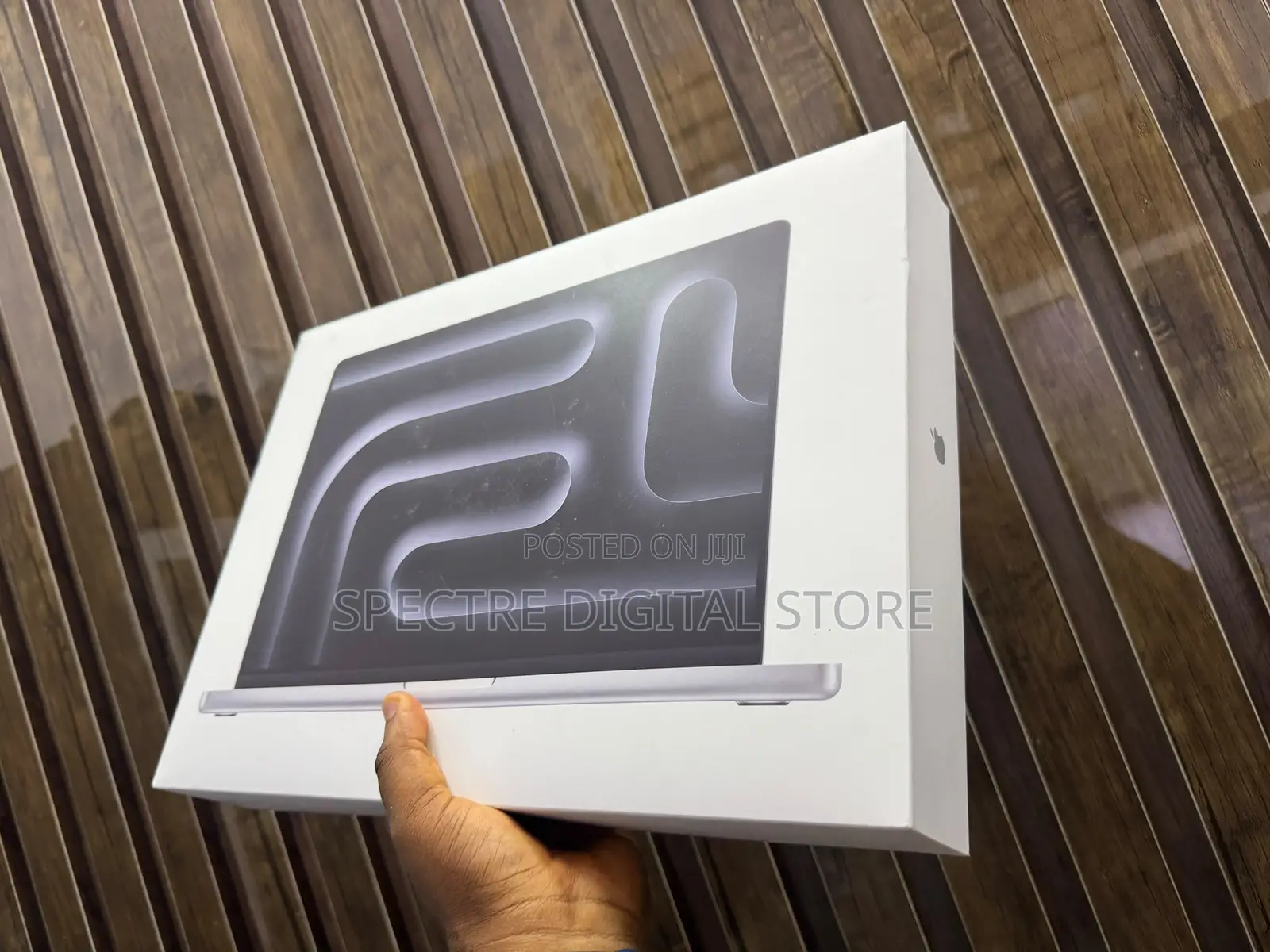 New Laptop Apple MacBook Pro 2025 M5 48GB Apple M5 SSD 1T