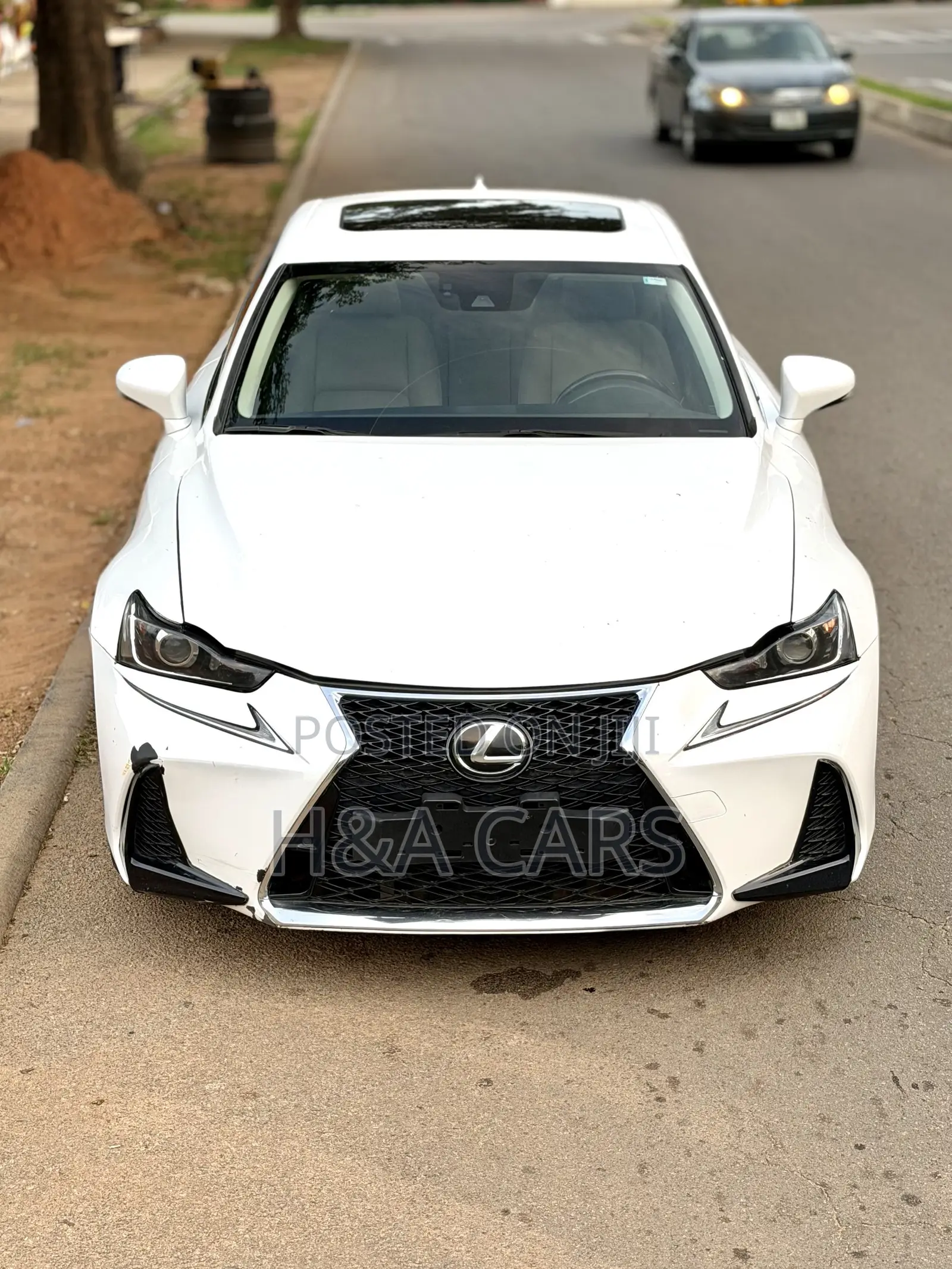 Lexus IS 300 AWD 2018 White