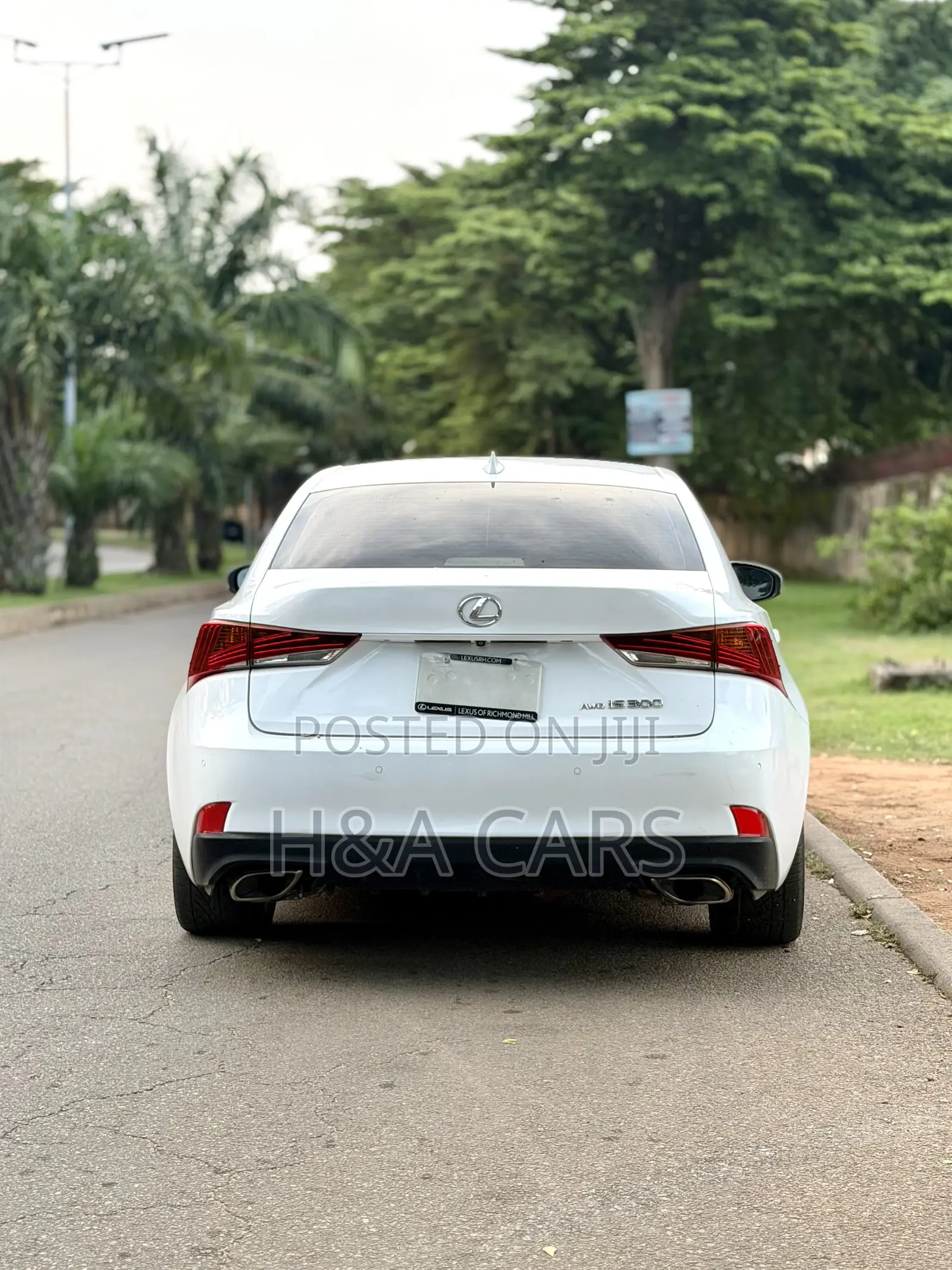Lexus IS 300 AWD 2018 White