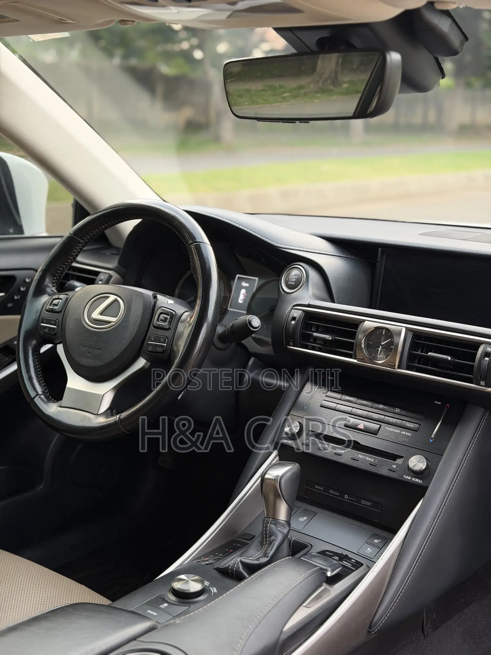 Lexus IS 300 AWD 2018 White