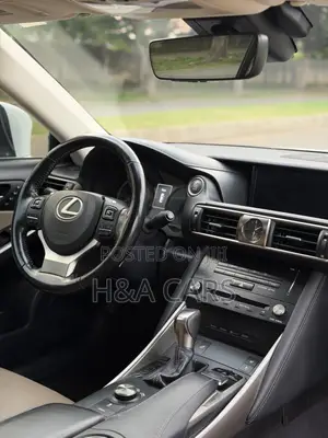 Lexus IS 300 AWD 2018 White