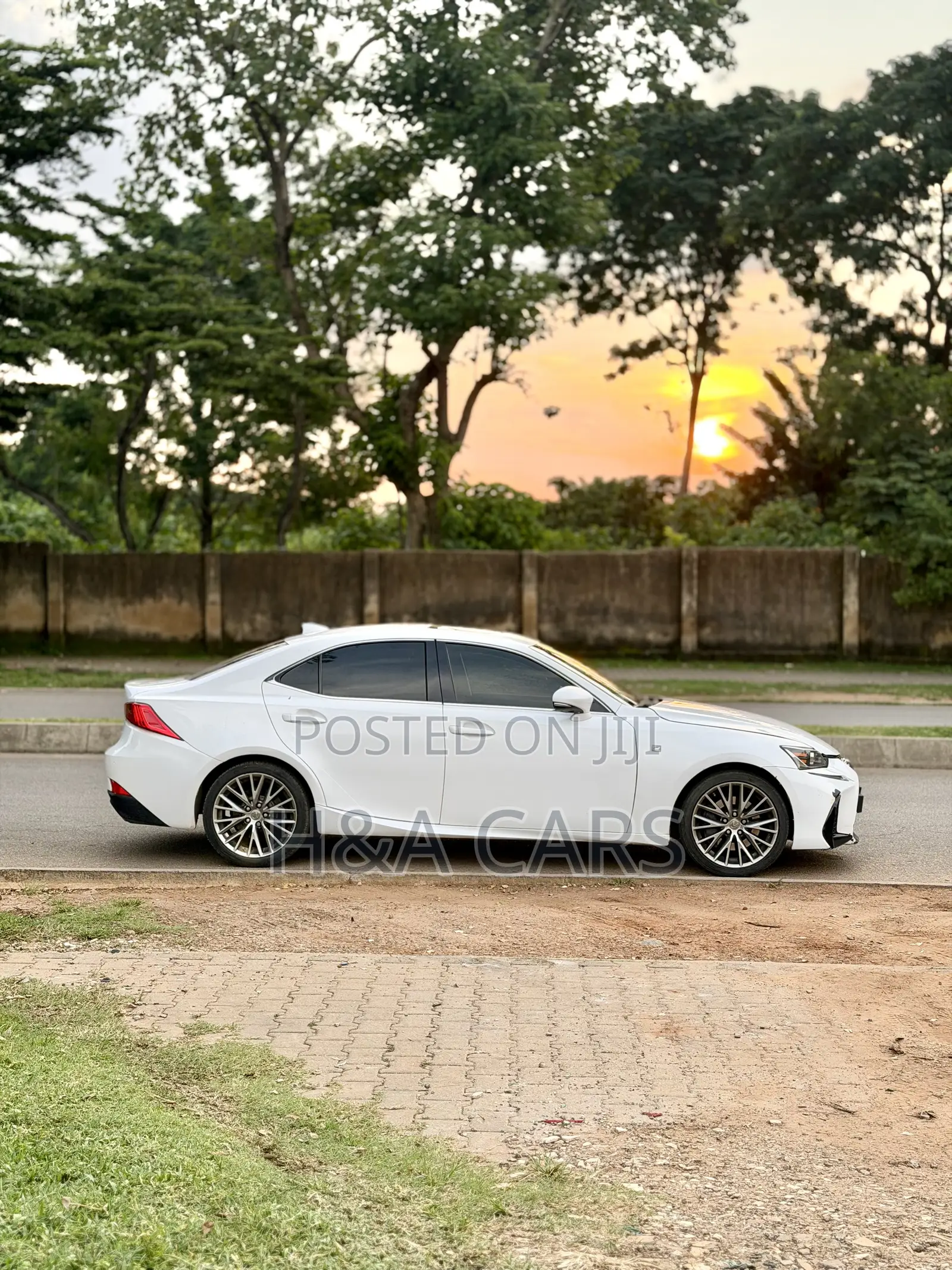 Lexus IS 300 AWD 2018 White