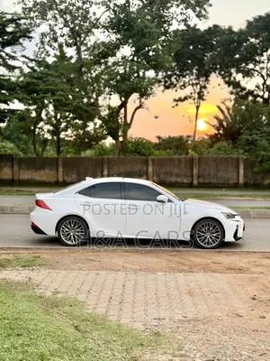 Lexus IS 300 AWD 2018 White