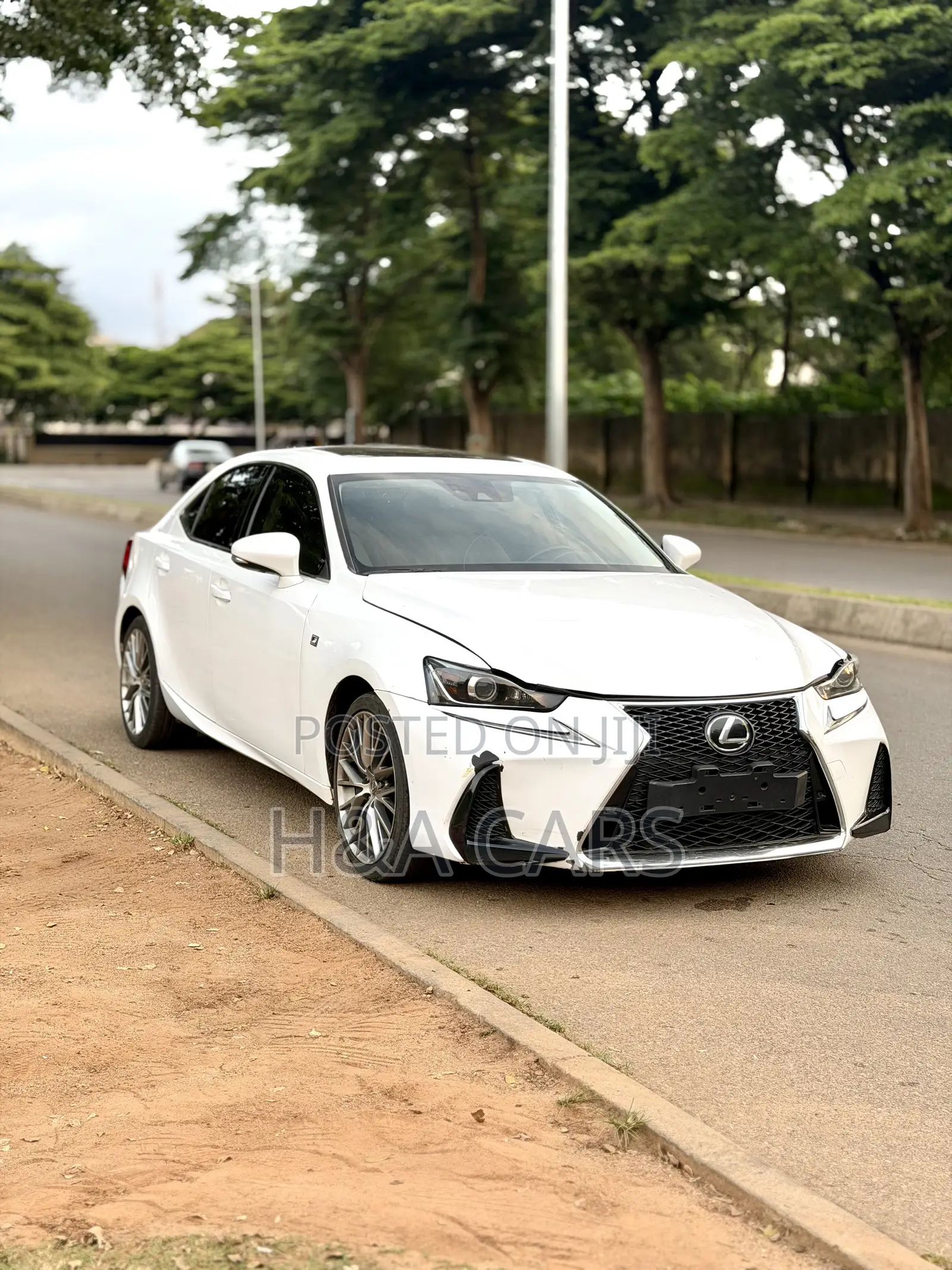 Lexus IS 300 AWD 2018 White