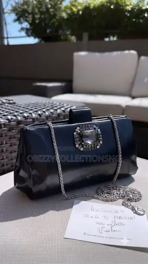 *New Arrival Luxury Classy Metallic* _Leather Purse_