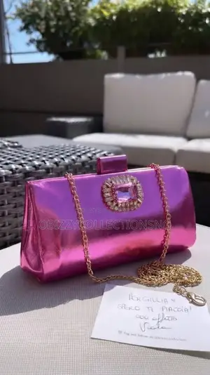 *New Arrival Luxury Classy Metallic* _Leather Purse_