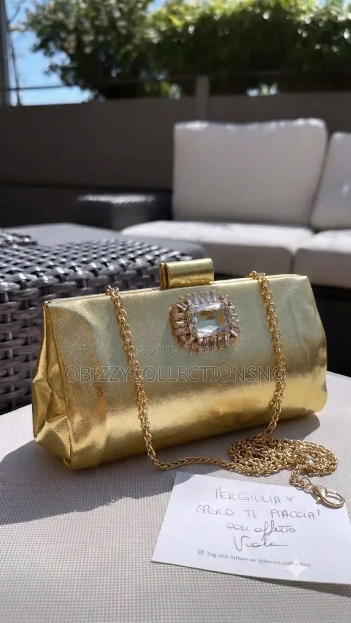 *New Arrival Luxury Classy Metallic* _Leather Purse_