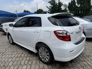 Toyota Matrix Hatchback FWD (1.8L 4cyl 5M) 2010 White